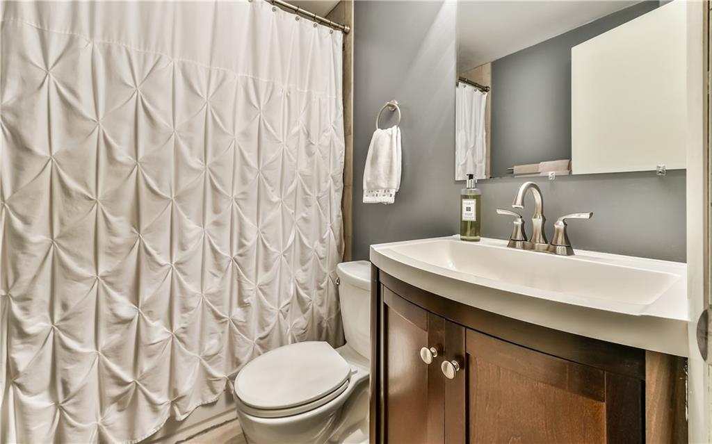 704 Flint Road Allison Park, PA 15101 - Photo 14 of 24 Main Full Bath