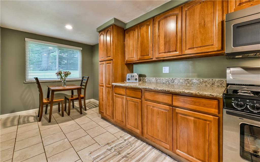 704 Flint Road Allison Park, PA 15101 - Photo 9 of 24 Breakfast Area in Kitchen