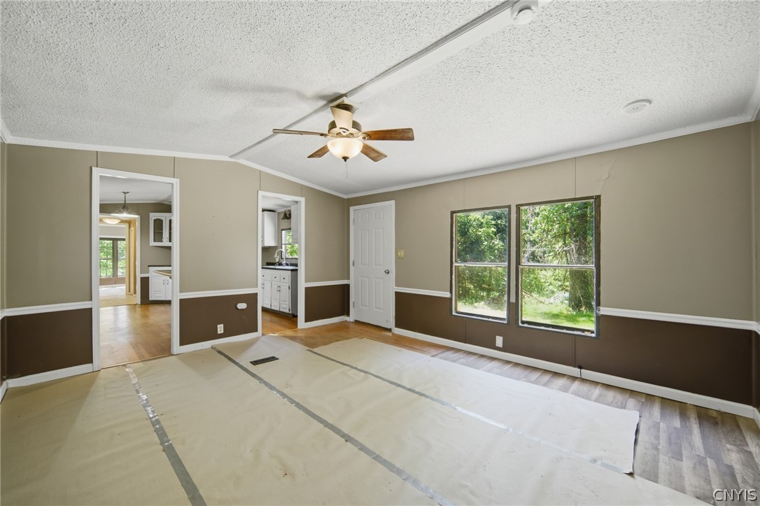 46 Canal Road Schroeppel, NY 13135 - Photo 5 of 24
