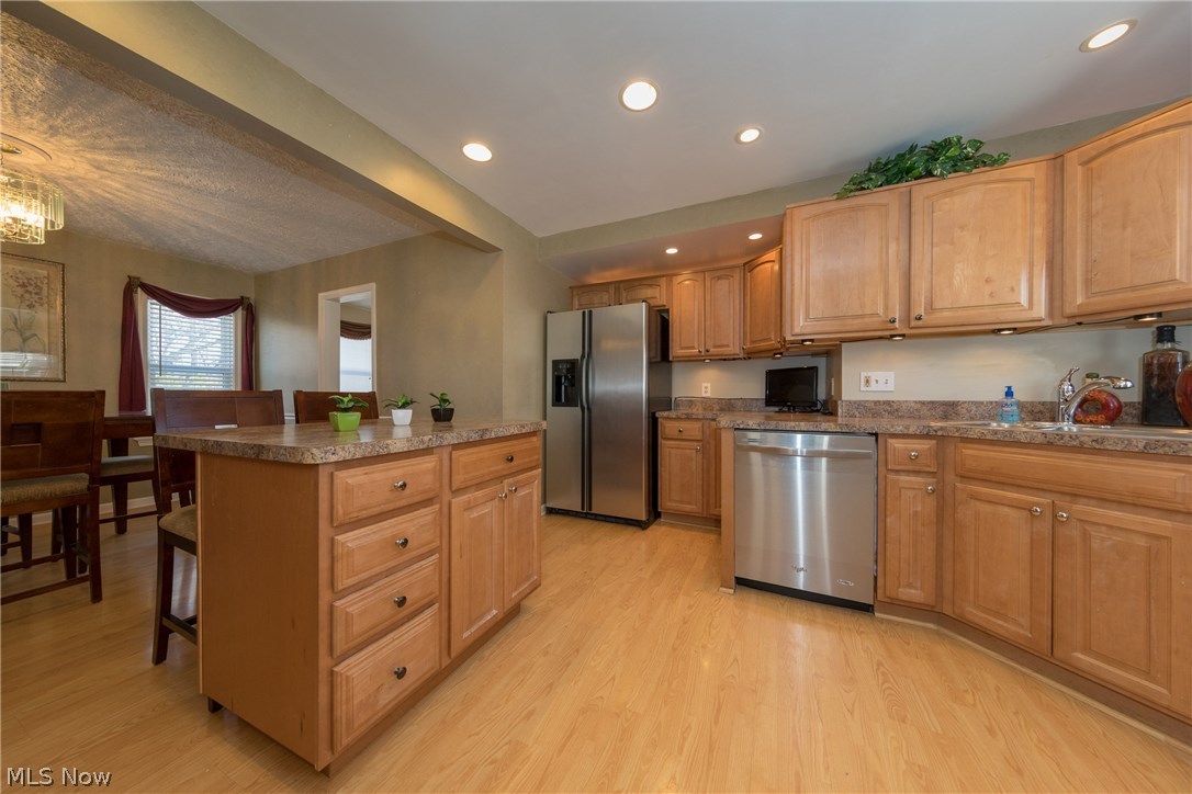 1621 Sheffield Road Cleveland, OH 44121 - Photo 9 of 35 Gallery Image 9