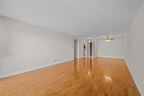 $260,000 | 2100 Valencia Drive, Unit 308B, Northbrook, IL 60062