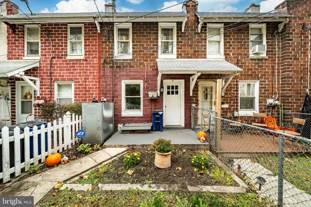 a view of a lounge chair in the balcony
