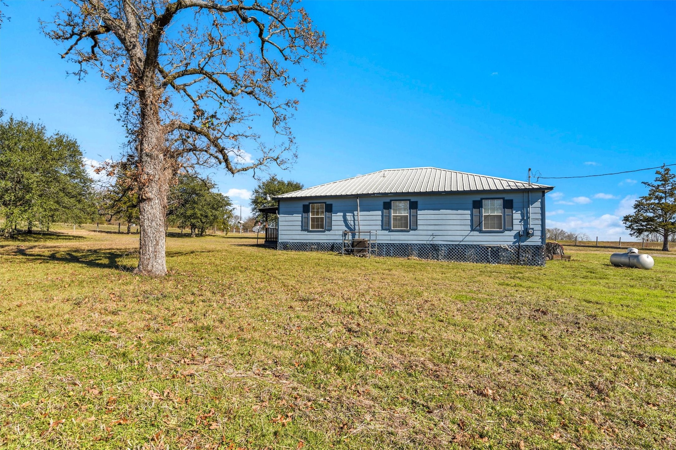 959 Walker Loop Huntsville, TX 77340 - Photo 23 of 39
