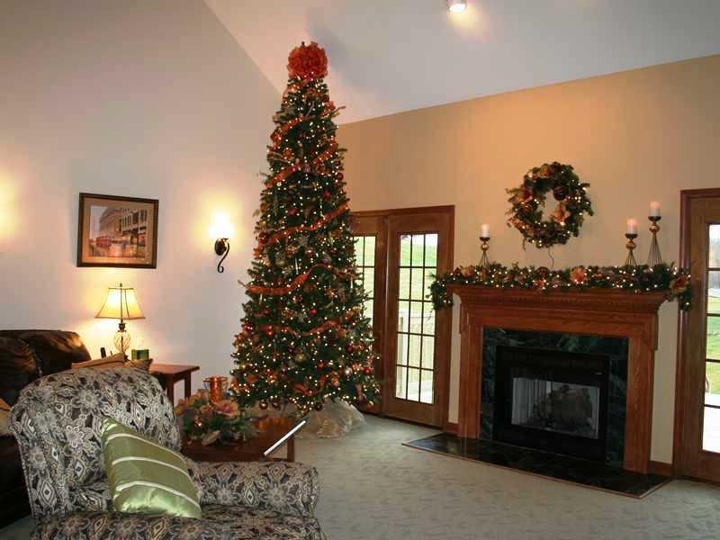 467 Wises Grove Road New Brighton, PA 15066 - Photo 18 of 19 Family Room. Large 20 x 15 Family room with high ceilings & fireplace. French doors on each side open to a spacious back yard and deck. Balcony above from 2nd floor hall. A 2nd fireplace is in the lower level.