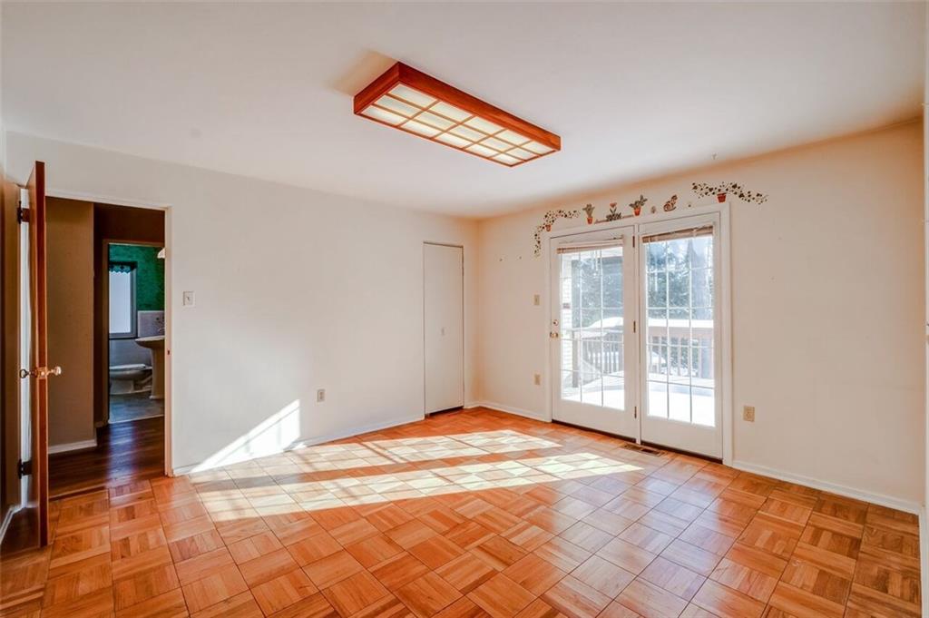 210 Crestmont Road Pittsburgh, PA 15237 - Photo 12 of 24 This 3rd bedroom can also be used for a den or home office.