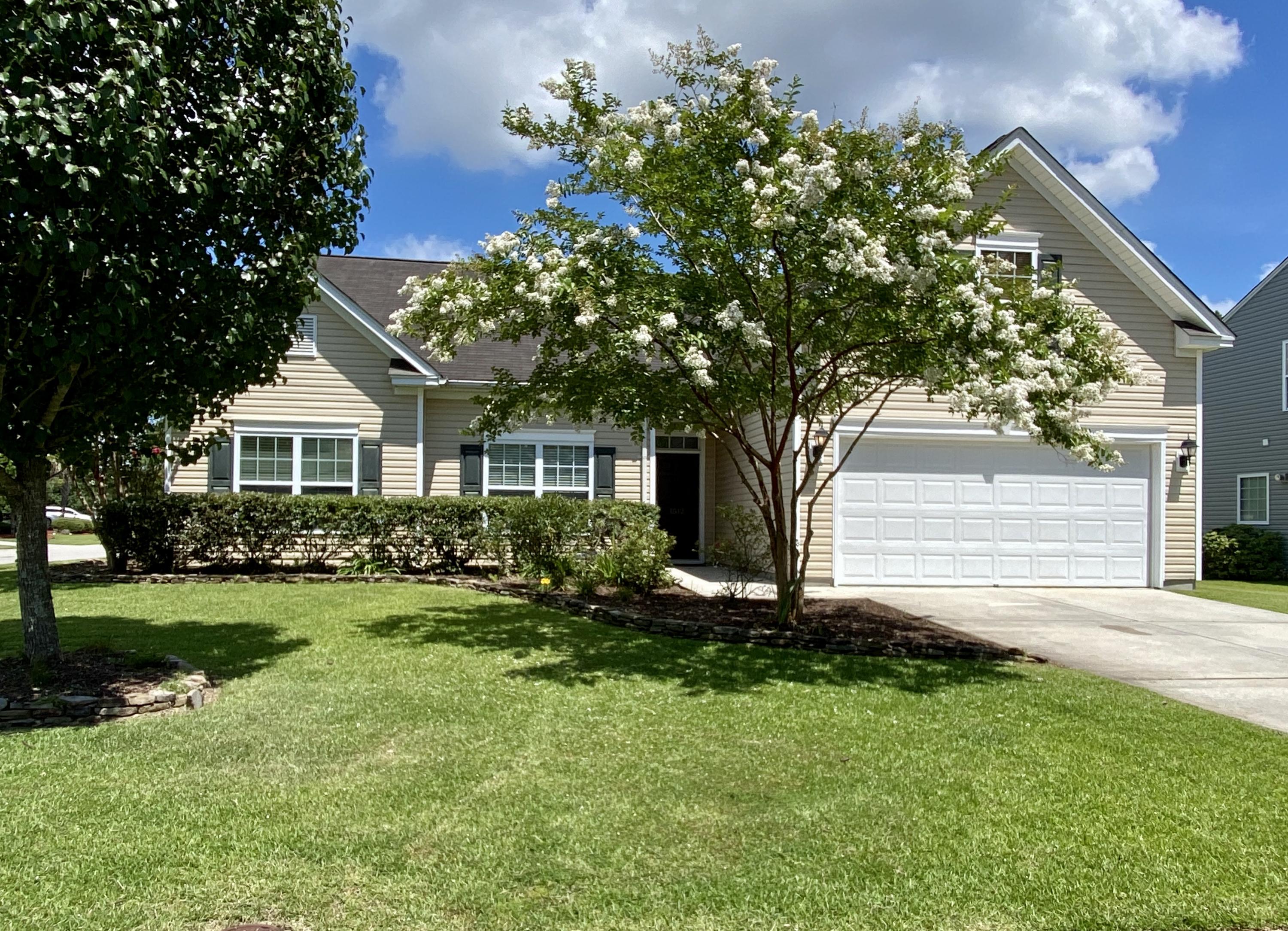 1512 St Stephens Way Hanahan, SC 29410 - Photo 1 of 27 79A57581-91FD-4F27-938C-E750B520300D