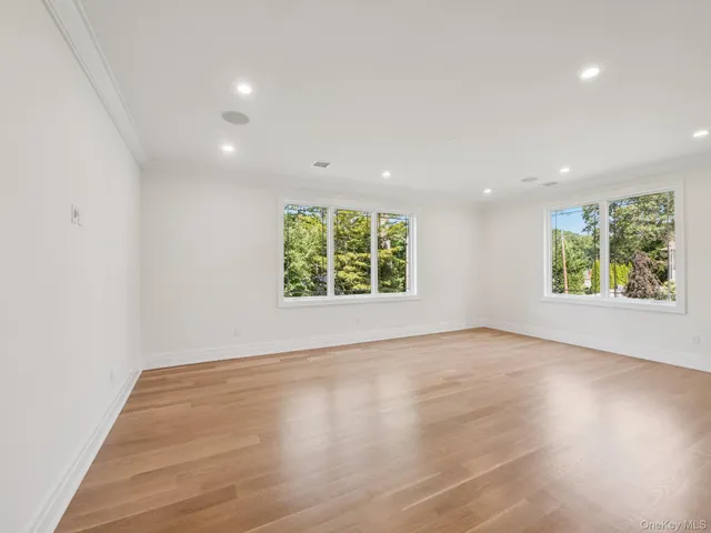 $12,000 | 2 Arthur Place, Woodbury, NY 11797