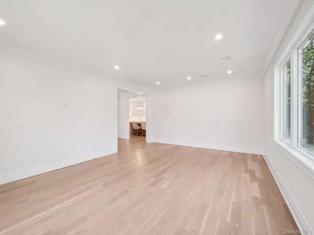 $12,000 | 2 Arthur Place, Woodbury, NY 11797