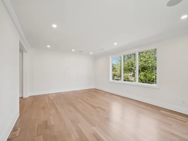 $12,000 | 2 Arthur Place, Woodbury, NY 11797