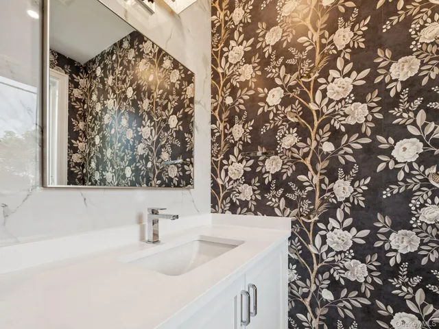 $12,000 | 2 Arthur Place, Woodbury, NY 11797