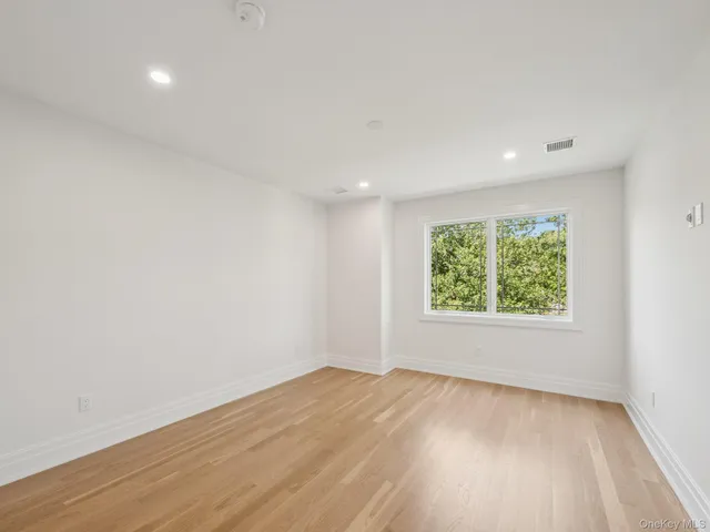 $12,000 | 2 Arthur Place, Woodbury, NY 11797