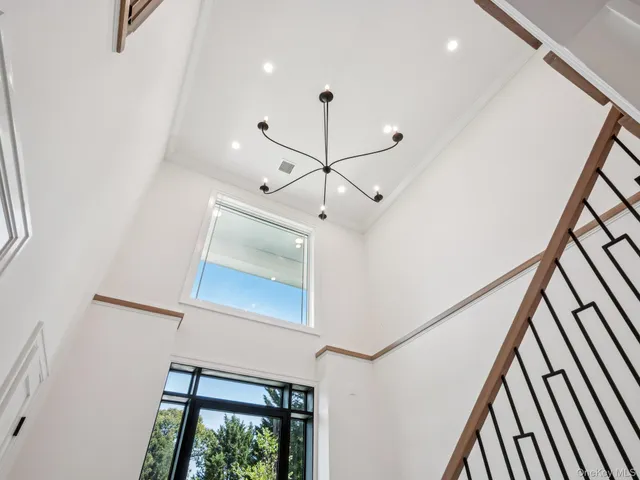 $12,000 | 2 Arthur Place, Woodbury, NY 11797