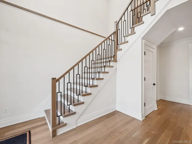 $12,000 | 2 Arthur Place, Woodbury, NY 11797