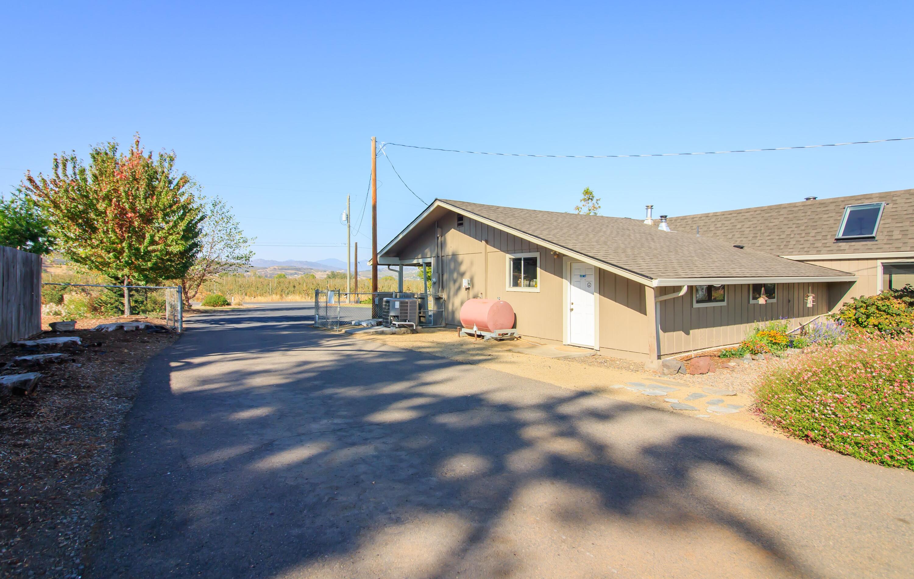 3685 Coleman Creek Road Medford, OR 97501 - Photo 47 of 54 cole 49