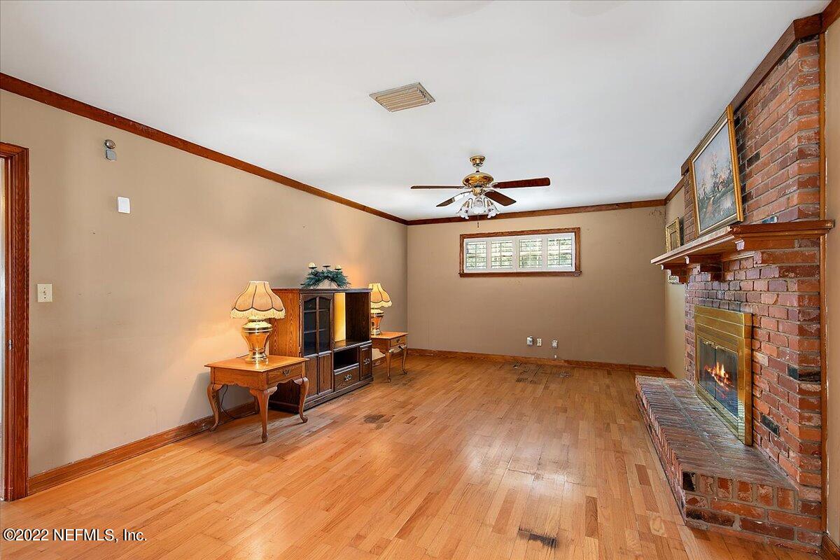 1939 Orange Picker Road Jacksonville, FL 32223 - Photo 16 of 30 16-Family Room