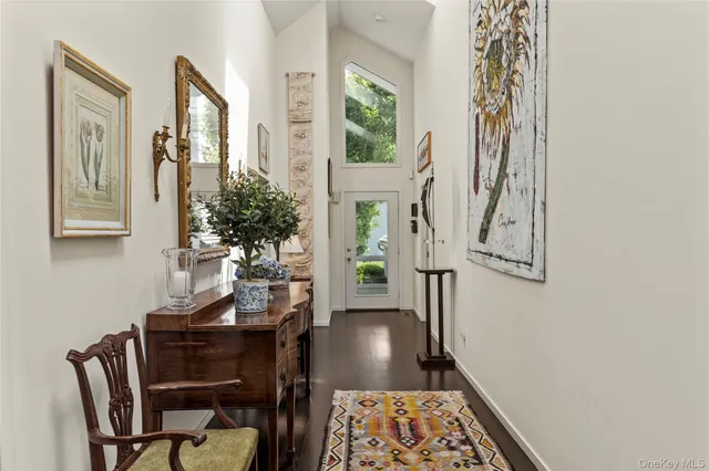 $1,695,000 | 30 Huckleberry Lane, East Hampton, NY 11937