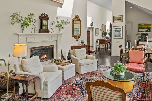 $1,695,000 | 30 Huckleberry Lane, East Hampton, NY 11937