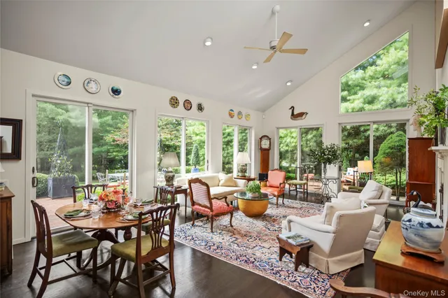 $1,695,000 | 30 Huckleberry Lane, East Hampton, NY 11937