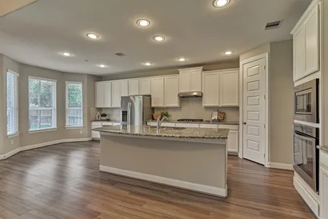 $675,000 | 4043 Steep Woods Drive, Spring, TX 77386