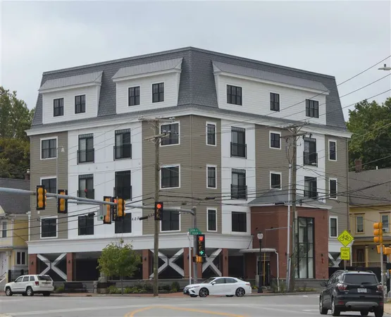 $2,100 | 2 Silver Street, Unit 15, Dover, NH 03820