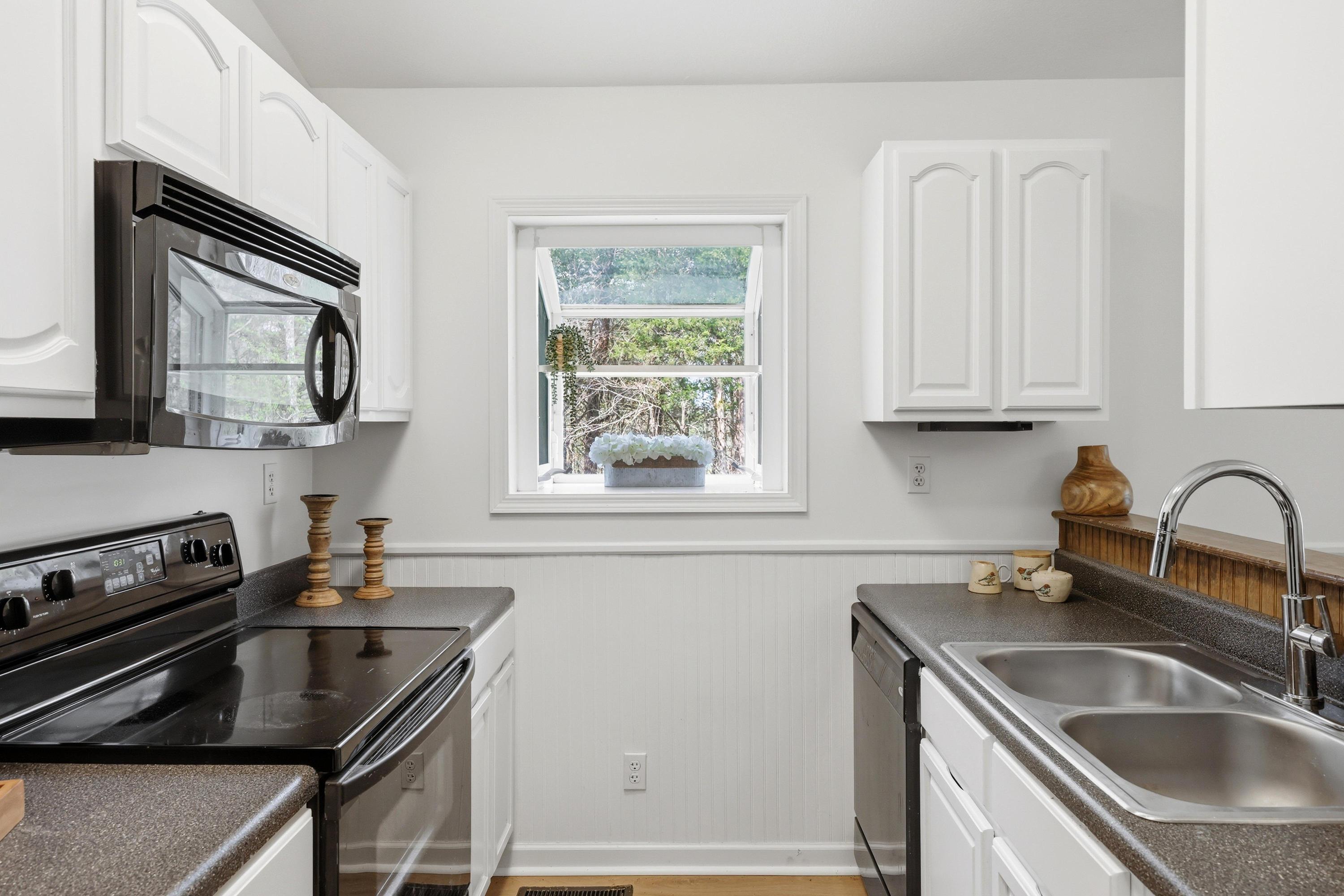 1544 Lamontville Road Decatur, TN 37322 - Photo 16 of 31 Kitchen