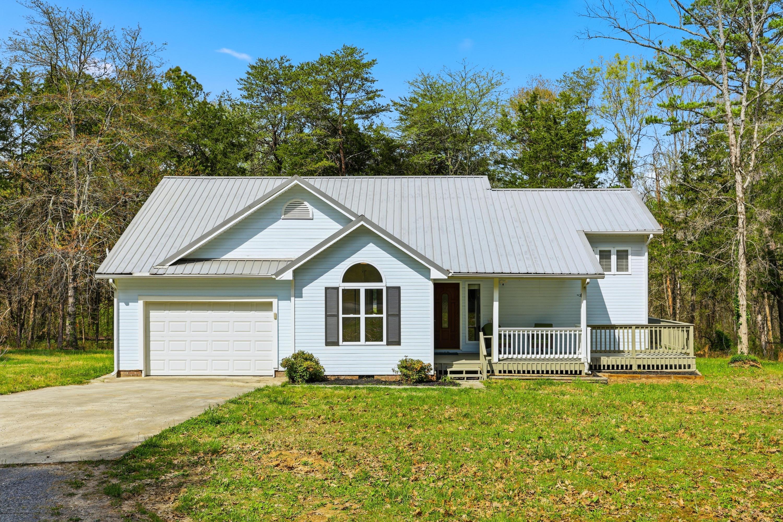 1544 Lamontville Road Decatur, TN 37322 - Photo 6 of 31 Welcome Home!