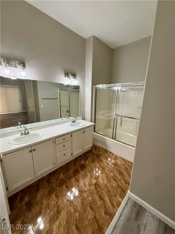 $1,600 | 10245 South Maryland Parkway, Unit 2213, Las Vegas, NV 89183