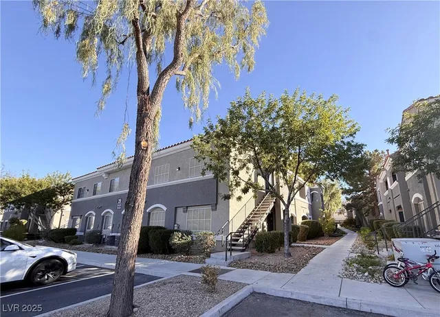 $1,600 | 10245 South Maryland Parkway, Unit 2213, Las Vegas, NV 89183