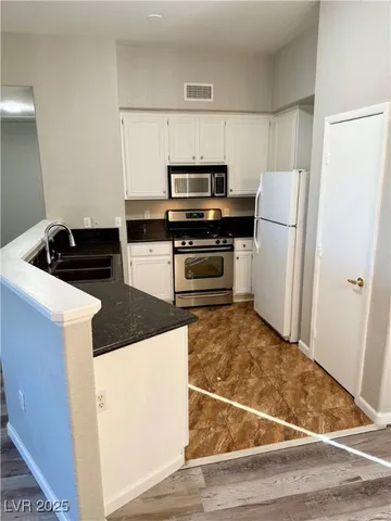 $1,600 | 10245 South Maryland Parkway, Unit 2213, Las Vegas, NV 89183