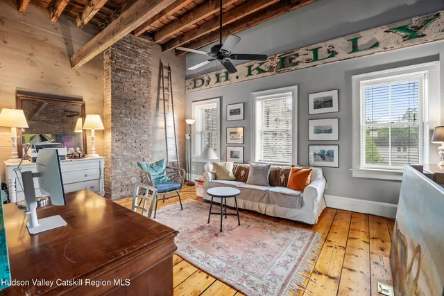 $2,500 | 362 Warren Street, Unit 2, Hudson, NY 12534