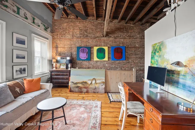 $2,500 | 362 Warren Street, Unit 2, Hudson, NY 12534