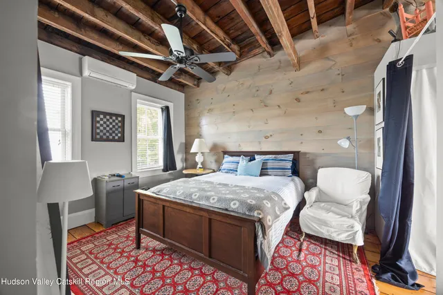 $2,500 | 362 Warren Street, Unit 2, Hudson, NY 12534