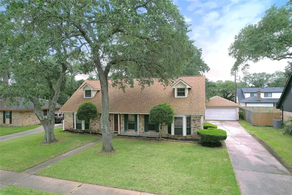 $279,000 | 2106 South Memorial Court, Pasadena, TX 77502