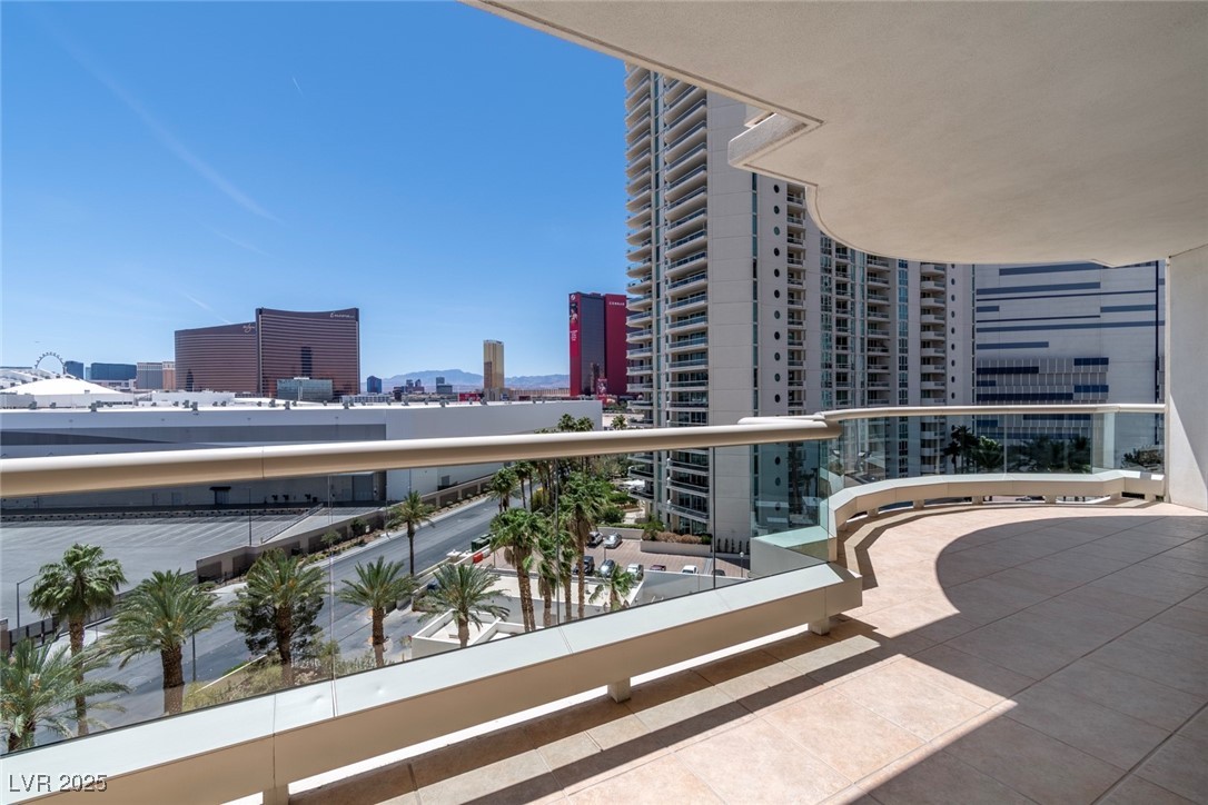 2857 Paradise Road, Unit 802 Las Vegas, NV 89109 - Photo 33 of 36 Balcony with a city view