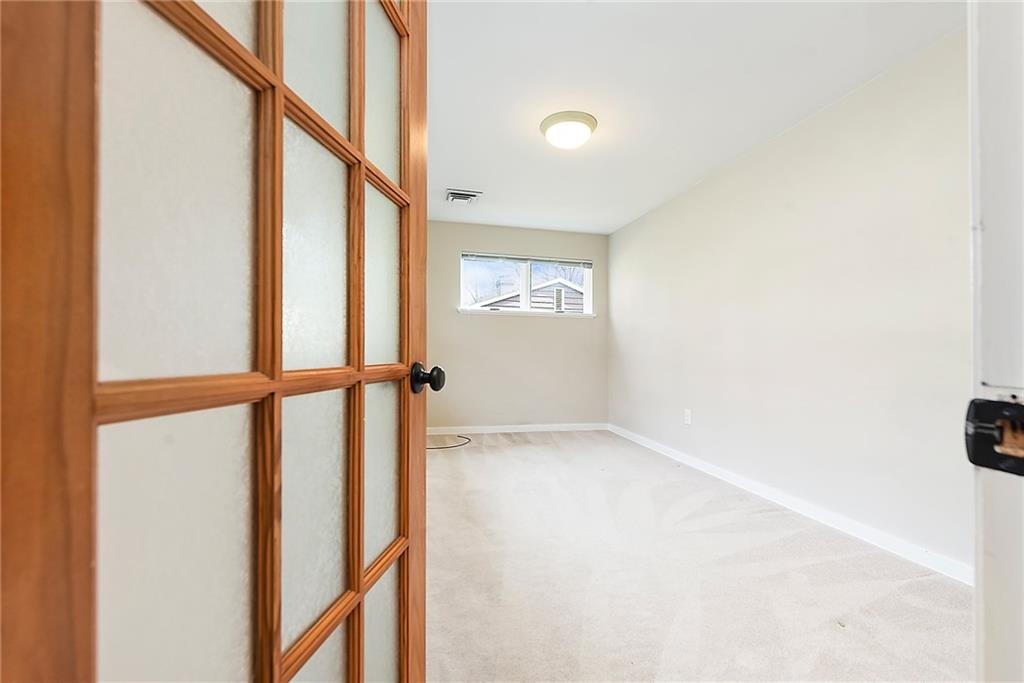 6913 Merton Road Pittsburgh, PA 15202 - Photo 31 of 48 a view of an entryway