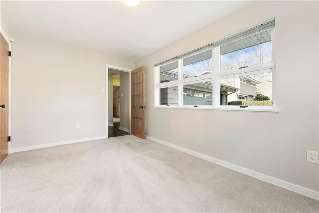 6913 Merton Road Pittsburgh, PA 15202 - Photo 33 of 48 an empty room with windows