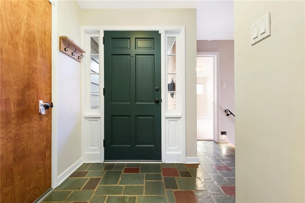 6913 Merton Road Pittsburgh, PA 15202 - Photo 4 of 48 a bathroom with a shower and a mirror