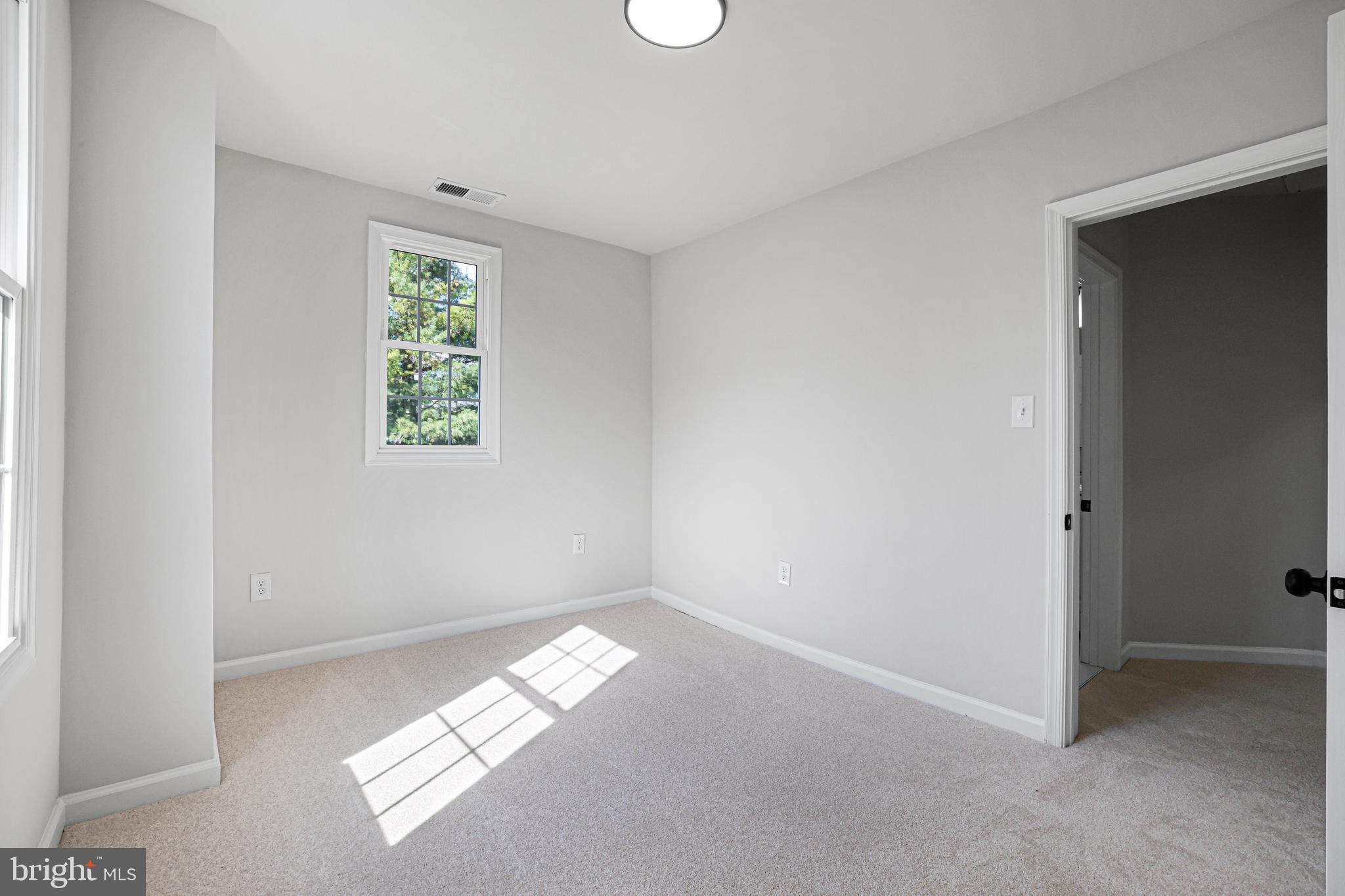 106 4th Avenue Baltimore, MD 21227 - Photo 20 of 31