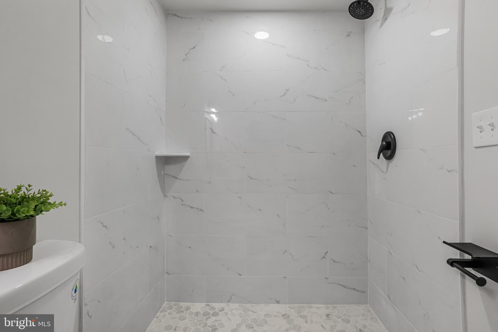 106 4th Avenue Baltimore, MD 21227 - Photo 25 of 31