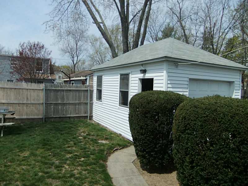 223 Wendell Road Warwick, RI 02888 - Photo 9 of 22 Yard/Garden.