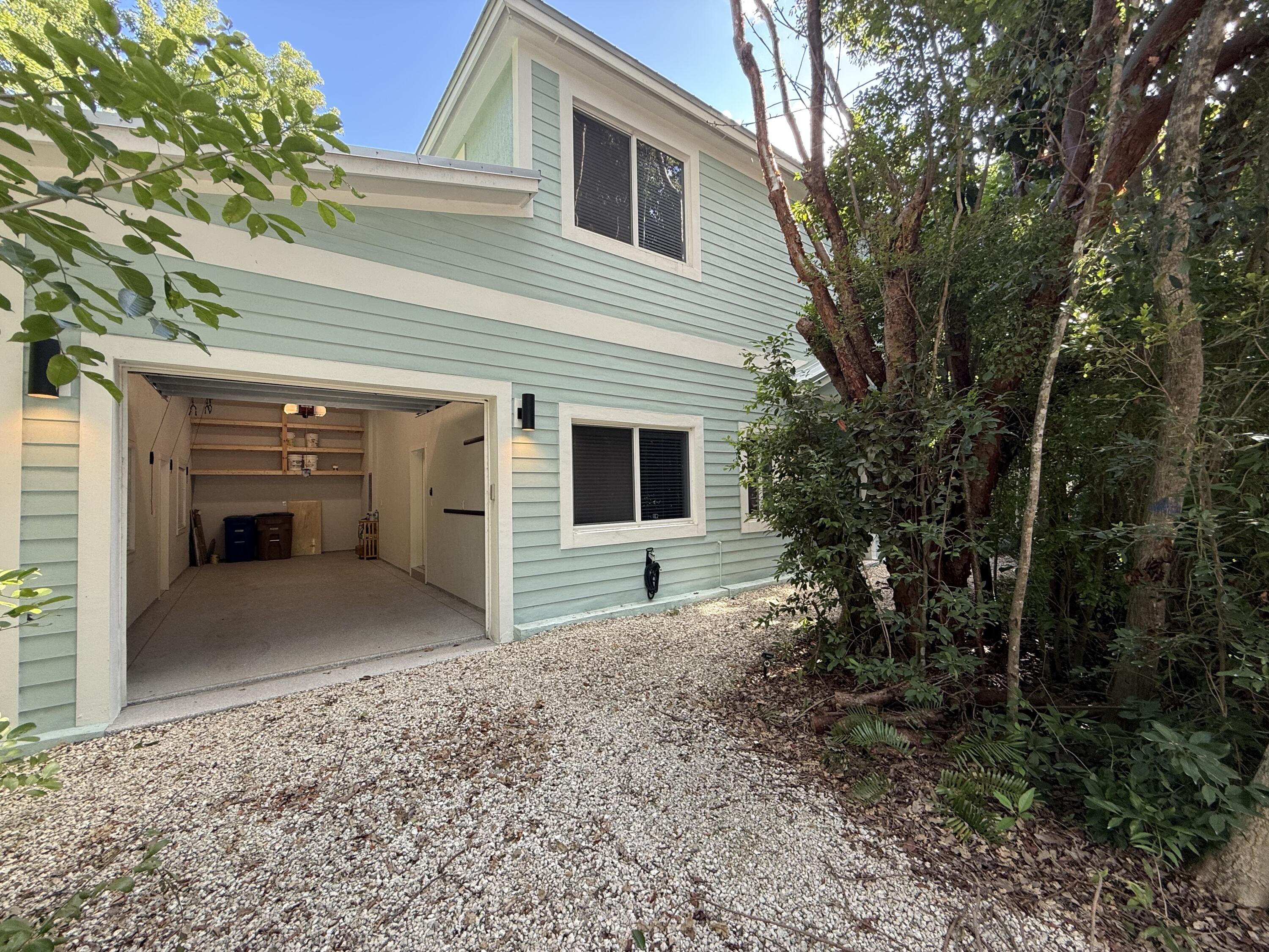 809 Miramar Drive Key Largo, FL 33037 - Photo 1 of 21 IMG_5221