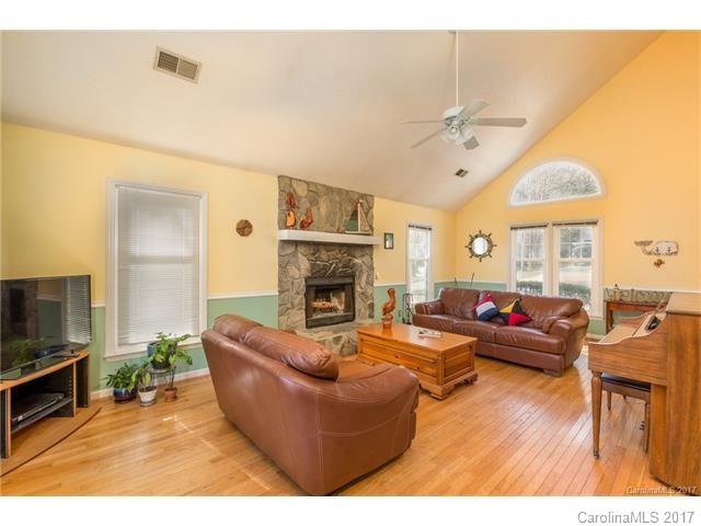 9082 Tulagi Court, Unit 82 Tega Cay, SC 29708 - Photo 9 of 15 Gallery Image 9