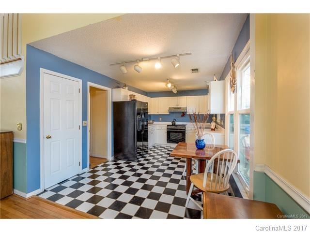 9082 Tulagi Court, Unit 82 Tega Cay, SC 29708 - Photo 10 of 15 Gallery Image 10