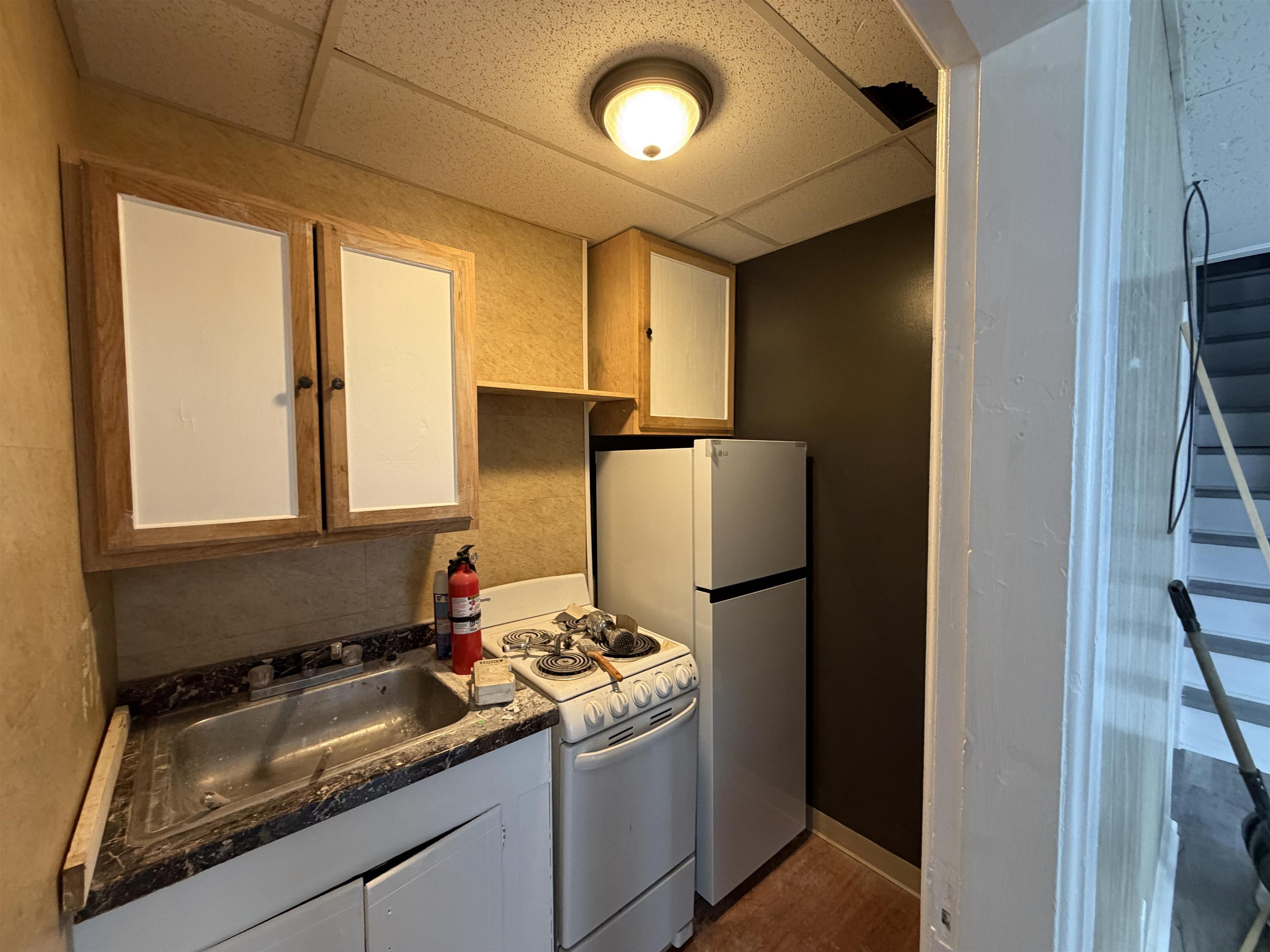 224 Union Street Bennington, VT 05201 - Photo 8 of 33