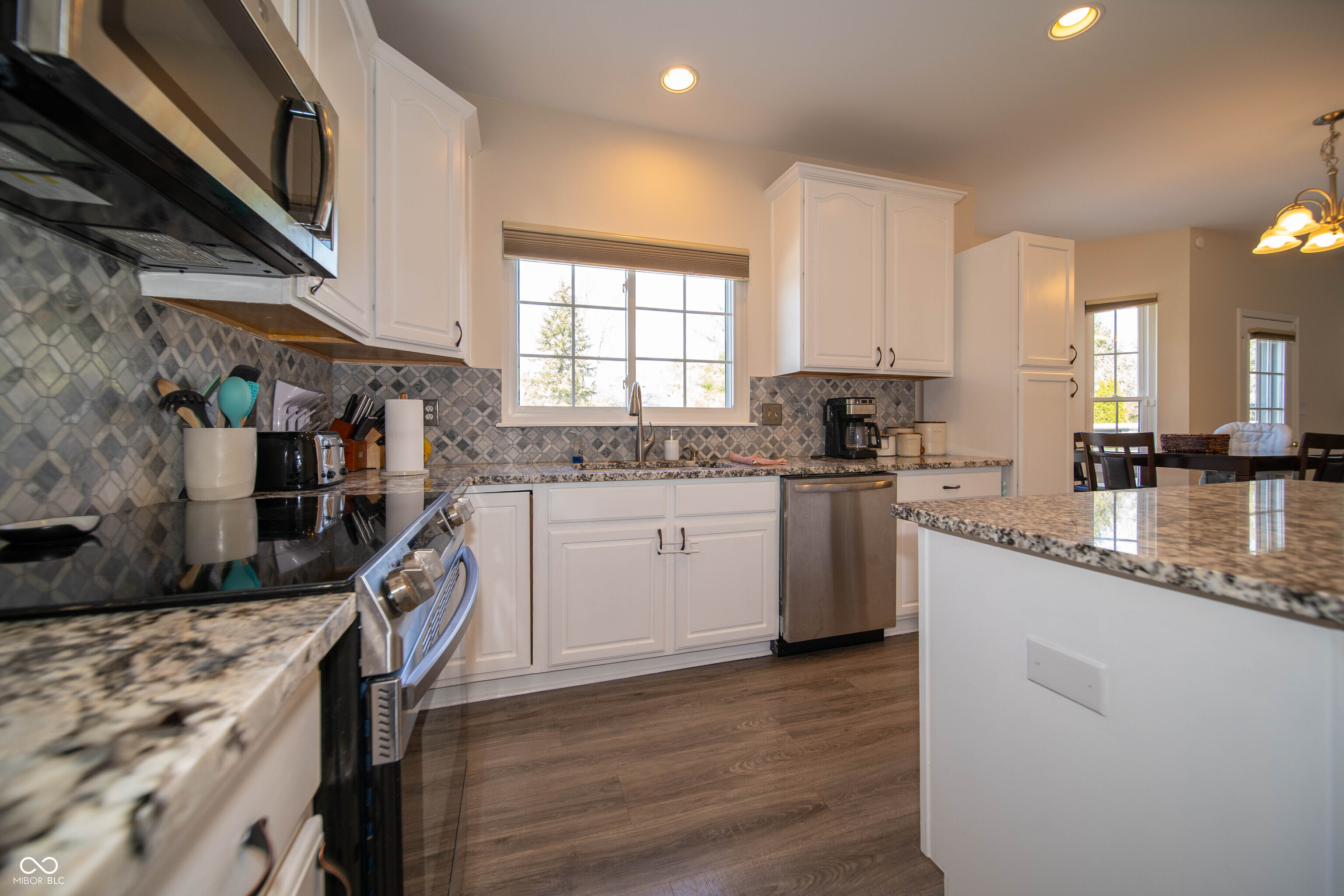 10113 Parkshore Drive Fishers, IN 46038 - Photo 12 of 44