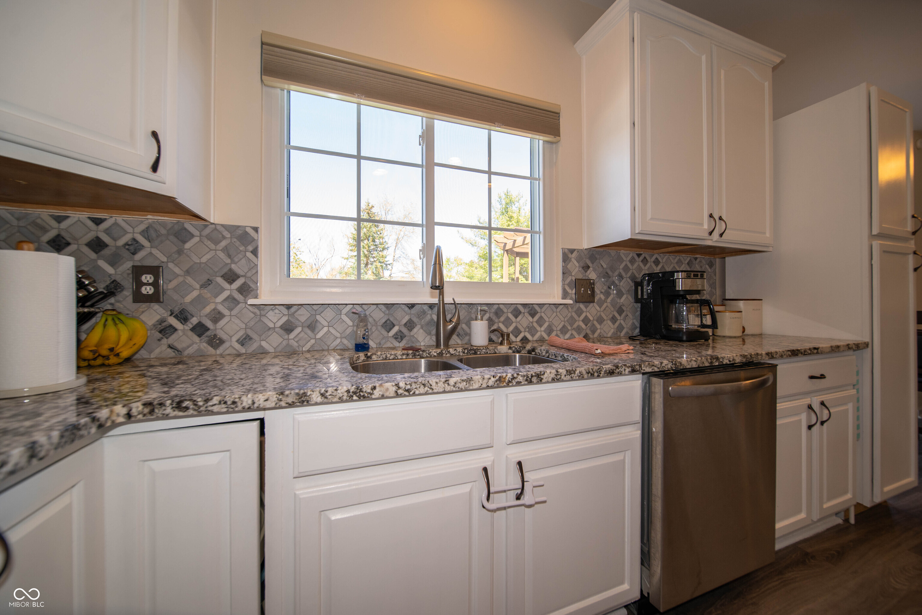 10113 Parkshore Drive Fishers, IN 46038 - Photo 13 of 44