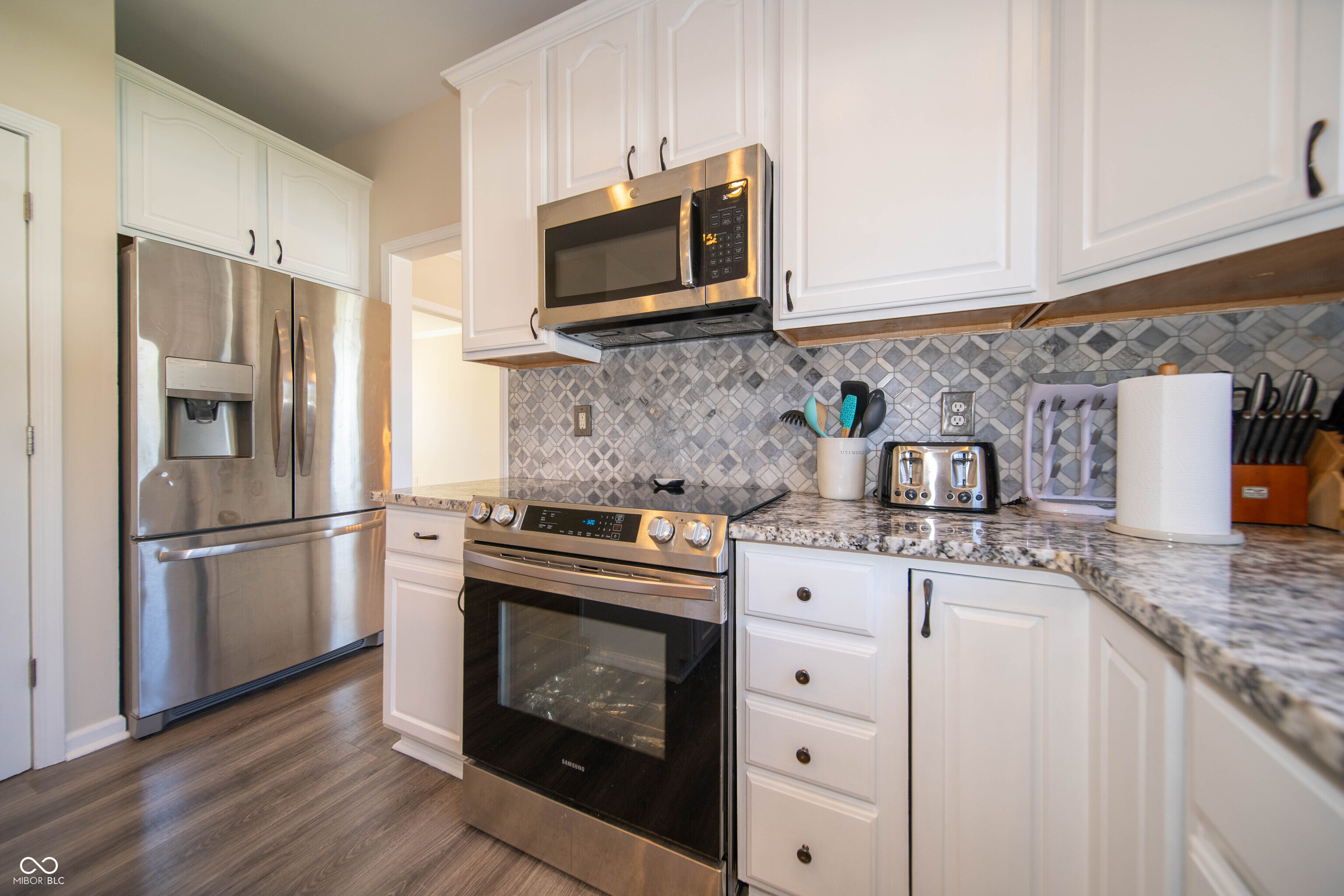 10113 Parkshore Drive Fishers, IN 46038 - Photo 14 of 44