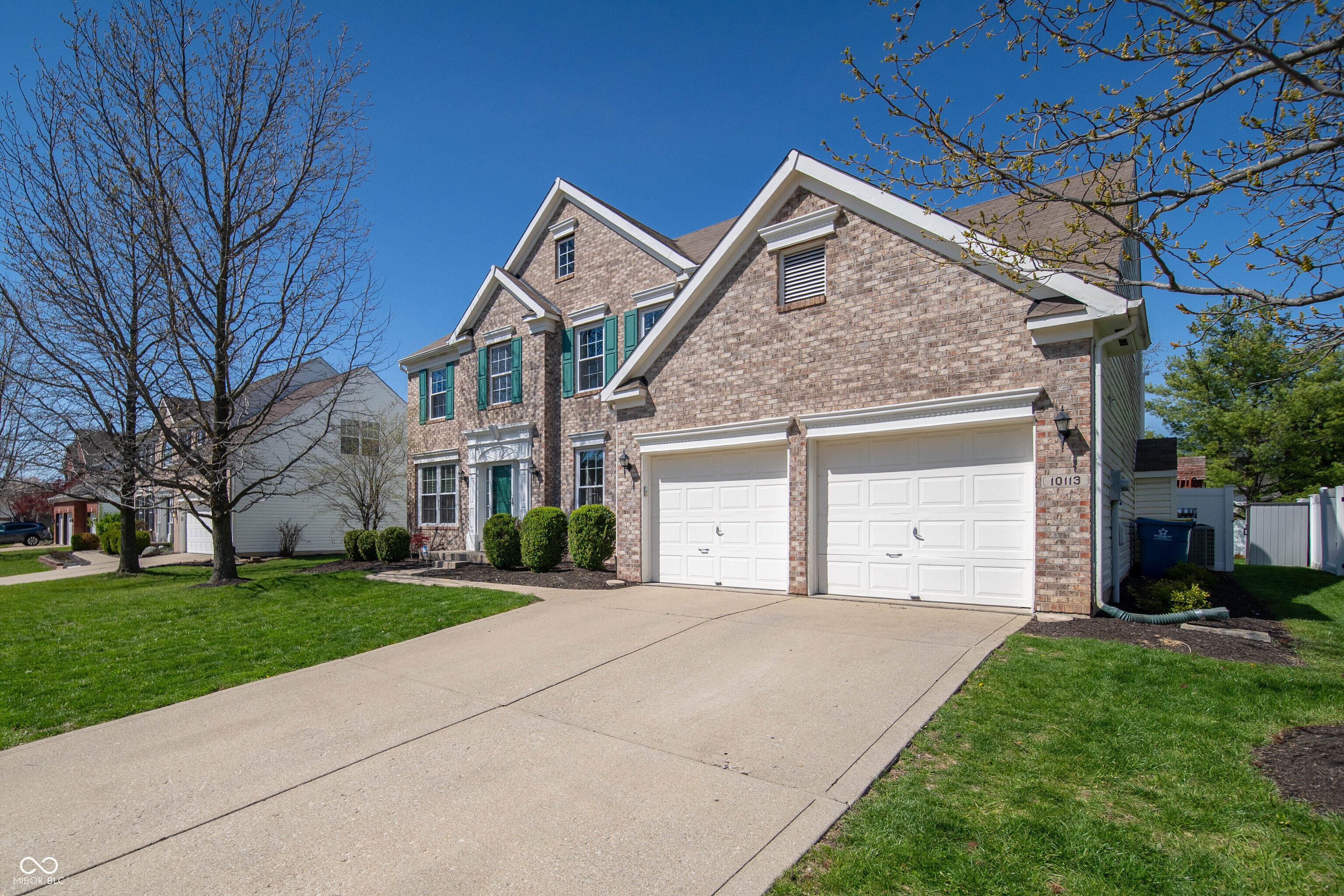 10113 Parkshore Drive Fishers, IN 46038 - Photo 2 of 44