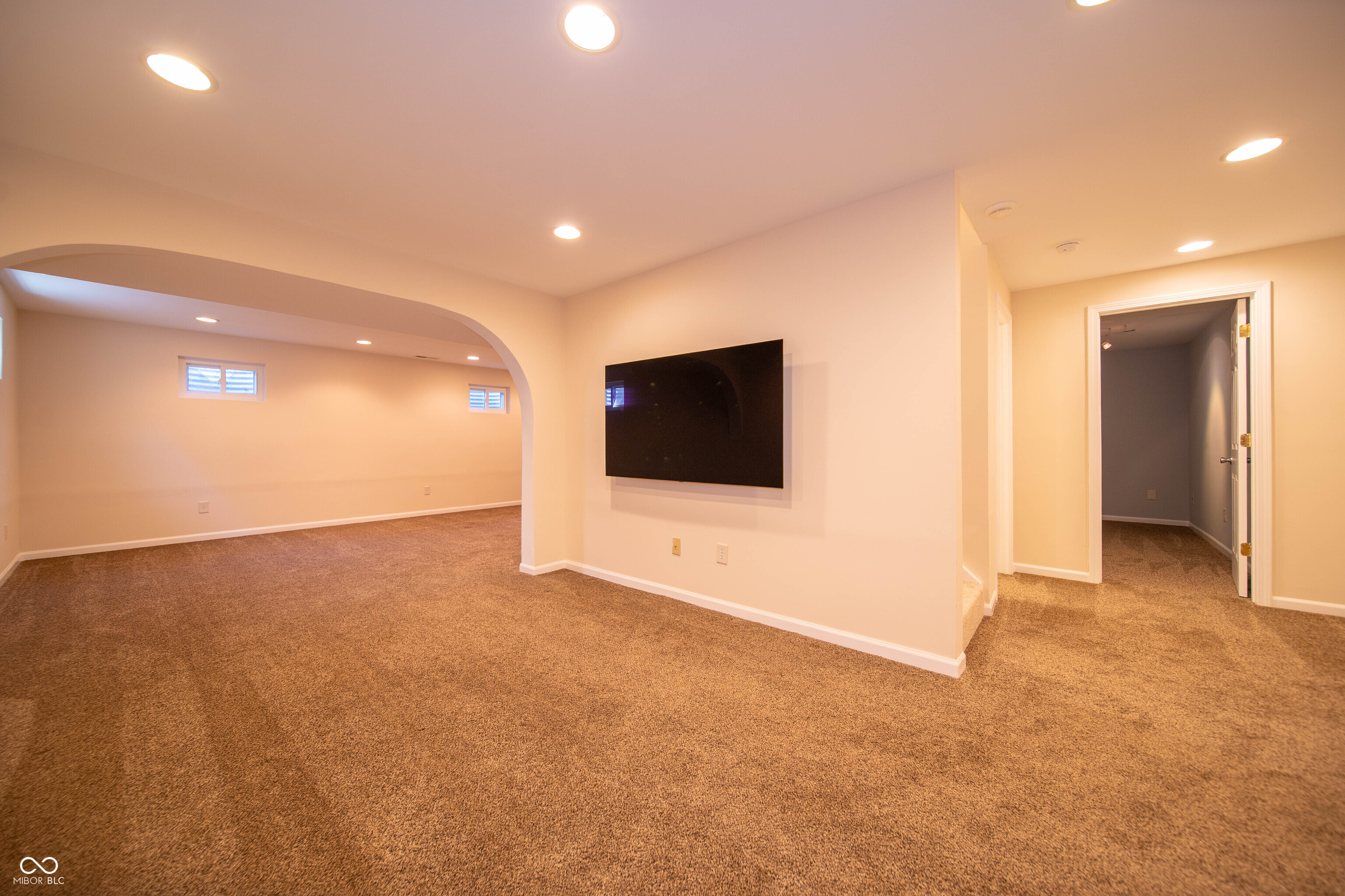 10113 Parkshore Drive Fishers, IN 46038 - Photo 23 of 44