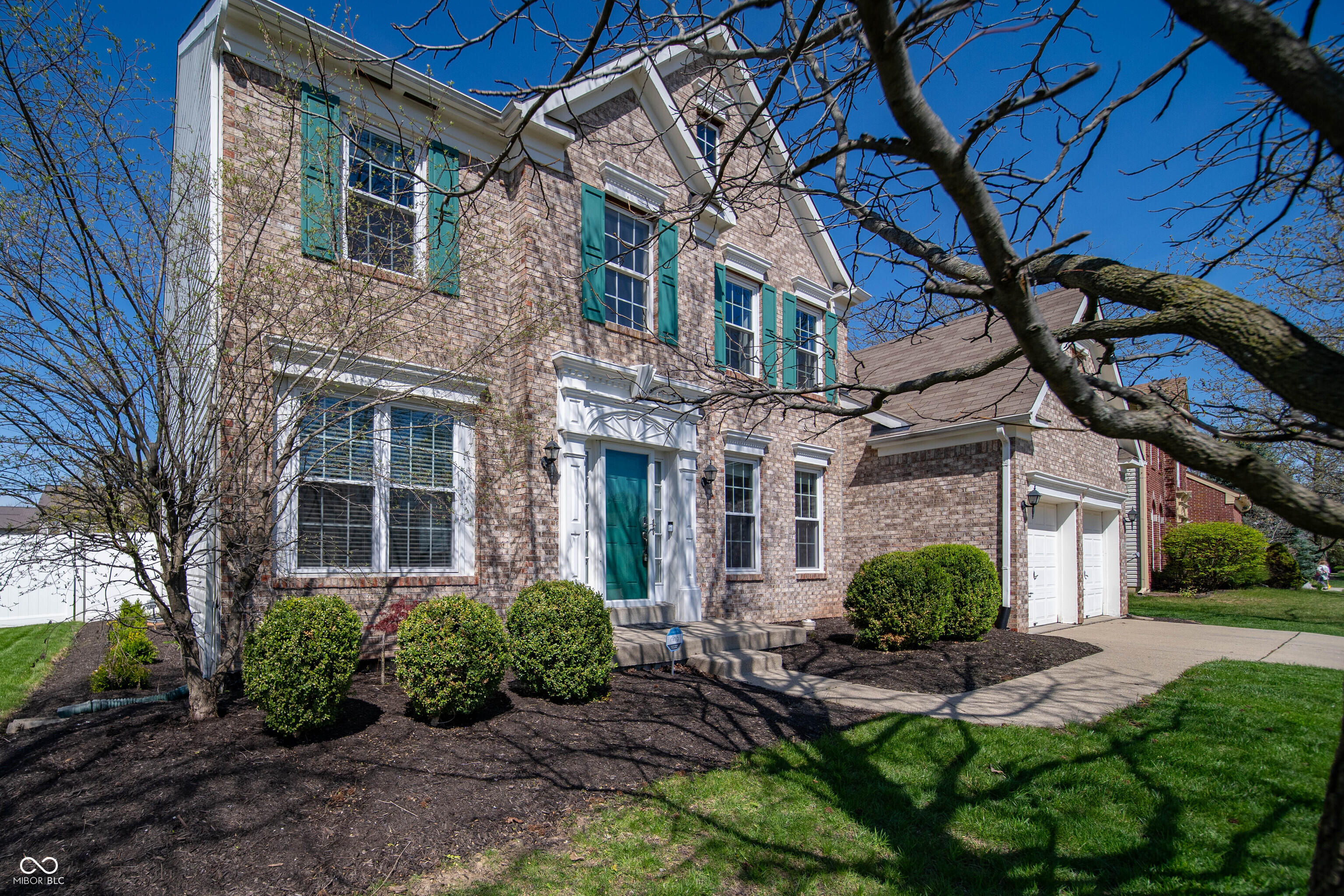 10113 Parkshore Drive Fishers, IN 46038 - Photo 3 of 44